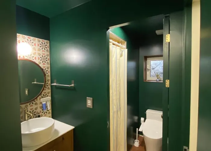 Apartment 지하철 2분 , 6인3룸4베드 ,독채 , 마당 ,동대문 명동 경복궁 10분 ,성수 홍대 20분 *