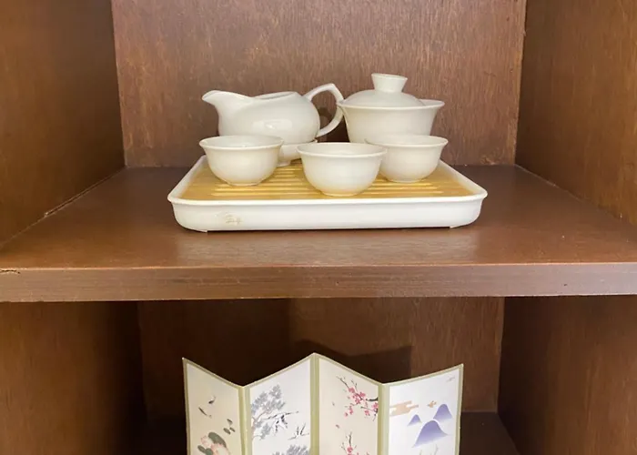 지하철 2분 , 6인3룸4베드 ,독채 , 마당 ,동대문 명동 경복궁 10분 ,성수 홍대 20분 Apartment *