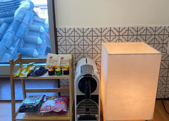 Apartment 지하철 2분 , 6인3룸4베드 ,독채 , 마당 ,동대문 명동 경복궁 10분 ,성수 홍대 20분 Seoul