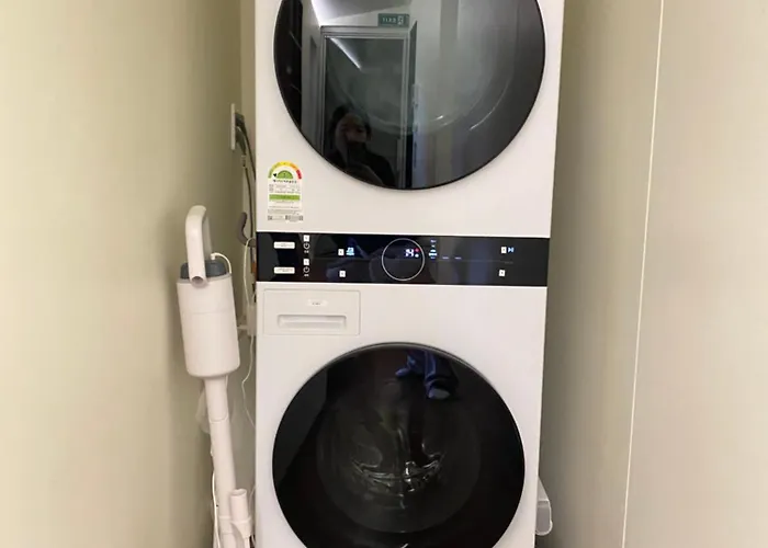 Apartment 지하철 2분 , 6인3룸4베드 ,독채 , 마당 ,동대문 명동 경복궁 10분 ,성수 홍대 20분