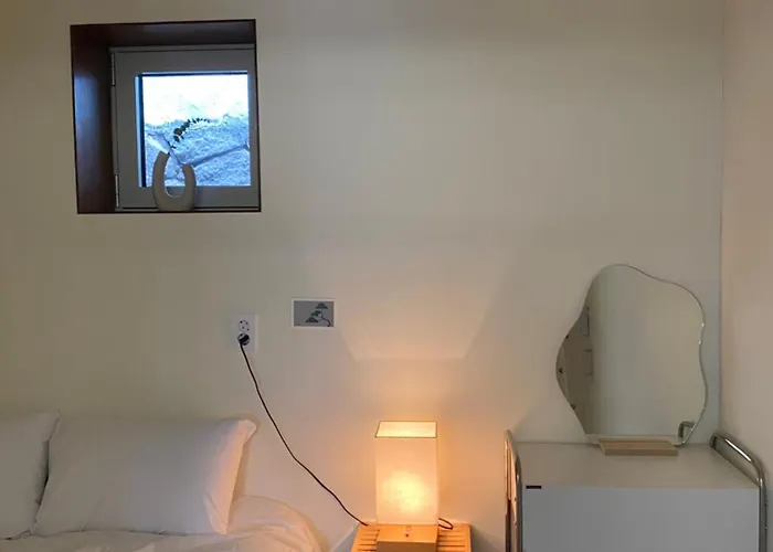 지하철 2분 , 6인3룸4베드 ,독채 , 마당 ,동대문 명동 경복궁 10분 ,성수 홍대 20분 Seoul