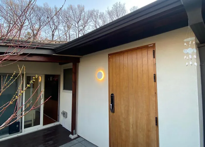 지하철 2분 , 6인3룸4베드 ,독채 , 마당 ,동대문 명동 경복궁 10분 ,성수 홍대 20분 Apartment *