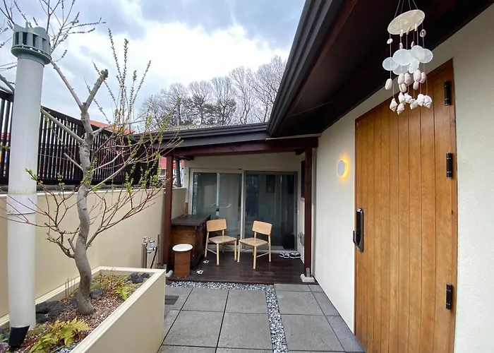 지하철 2분 , 6인3룸4베드 ,독채 , 마당 ,동대문 명동 경복궁 10분 ,성수 홍대 20분 Apartment *