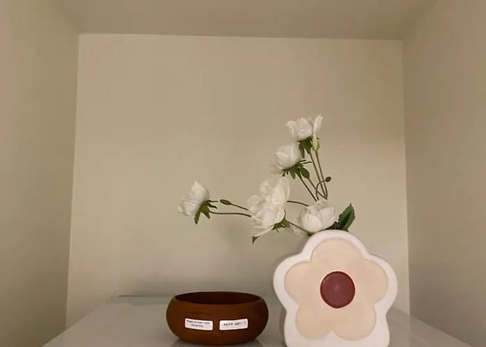 지하철 2분 , 6인3룸4베드 ,독채 , 마당 ,동대문 명동 경복궁 10분 ,성수 홍대 20분 *